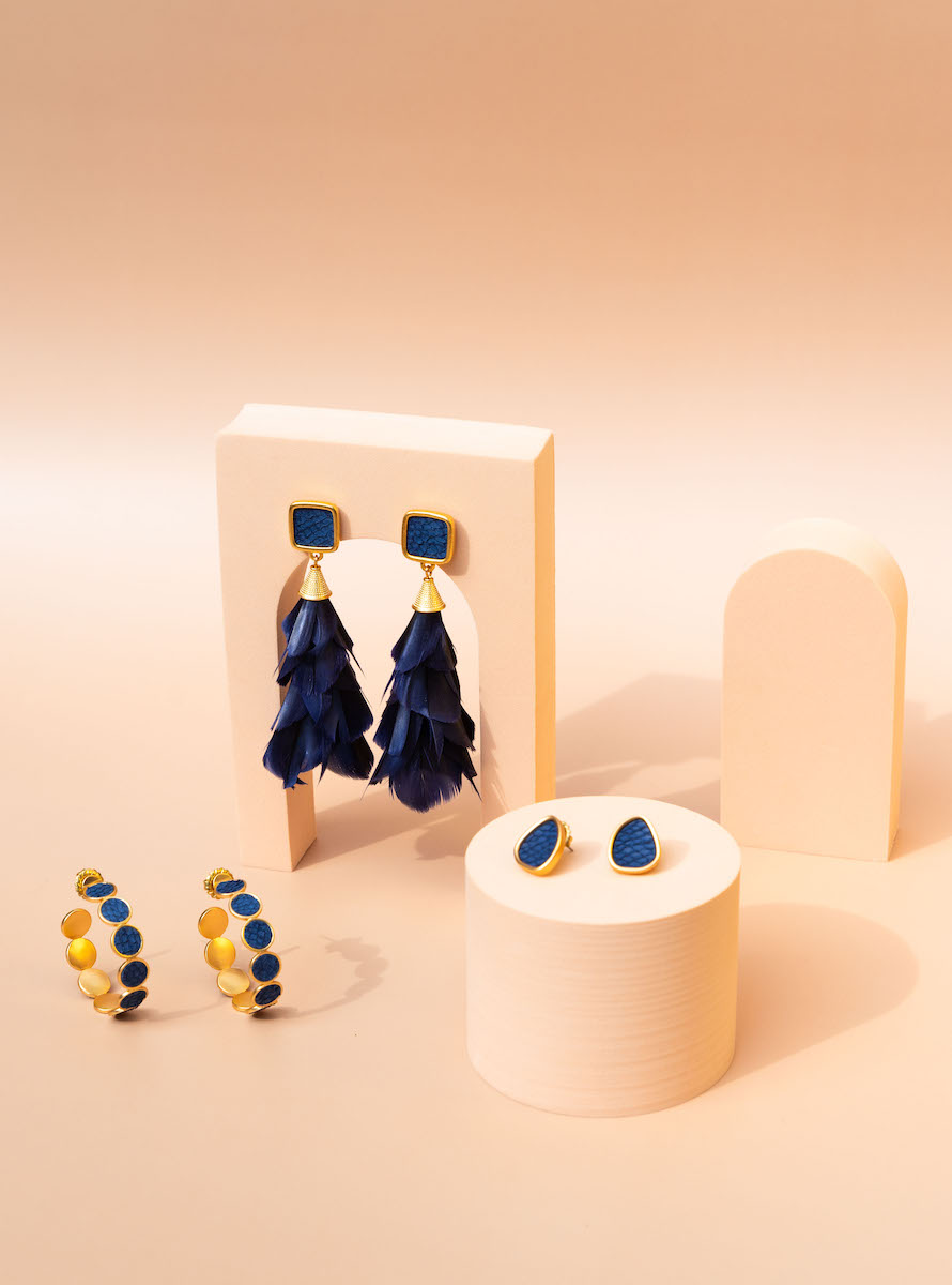 Women's jewelry product staging