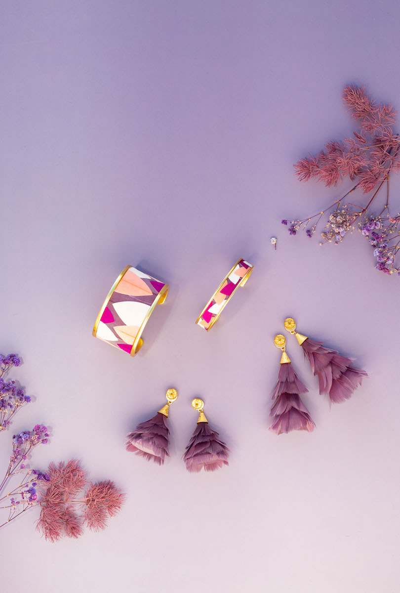 pink-flowers-jewelry-photos