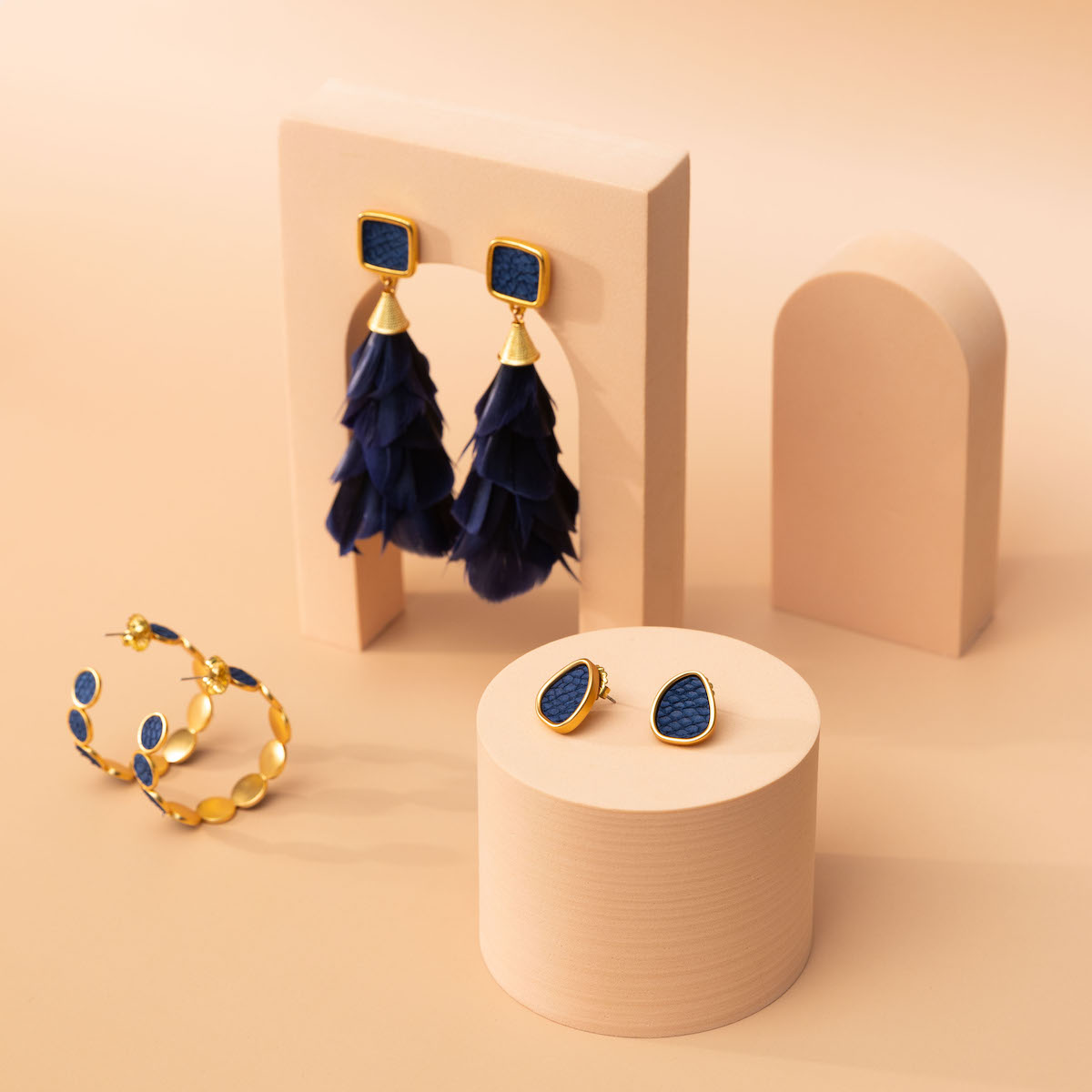 Women's jewelry product staging