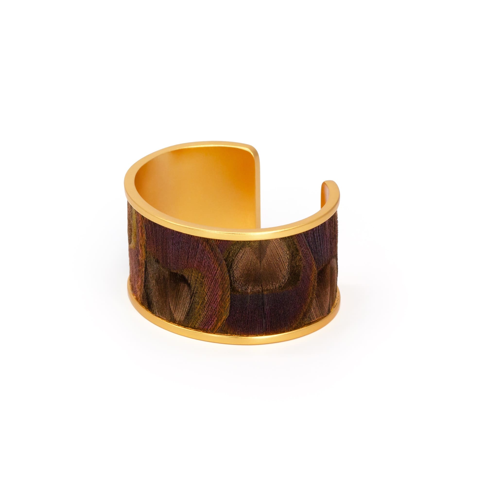 Brackish wide cuff white background photography