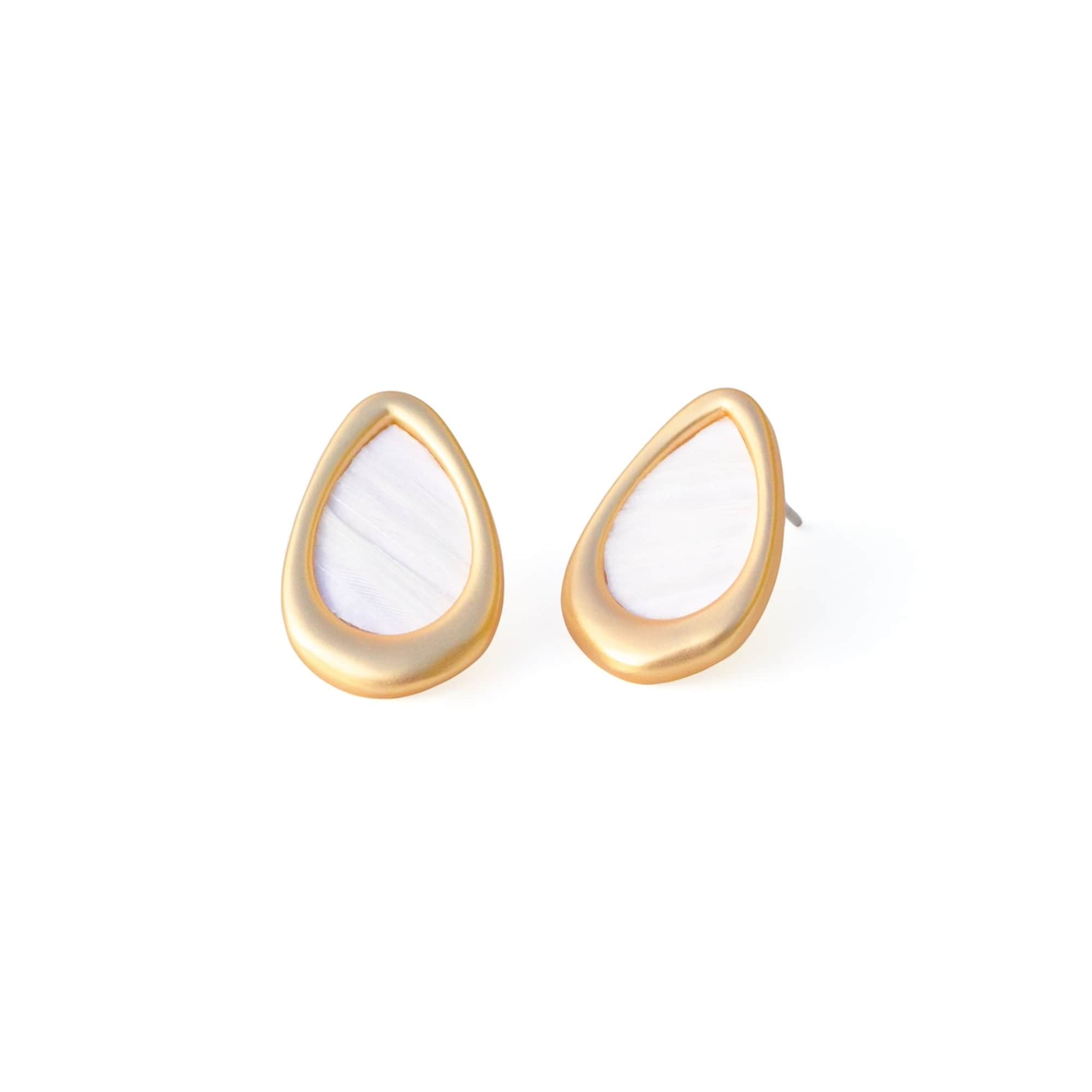 Teardrop stud earrings product photo
