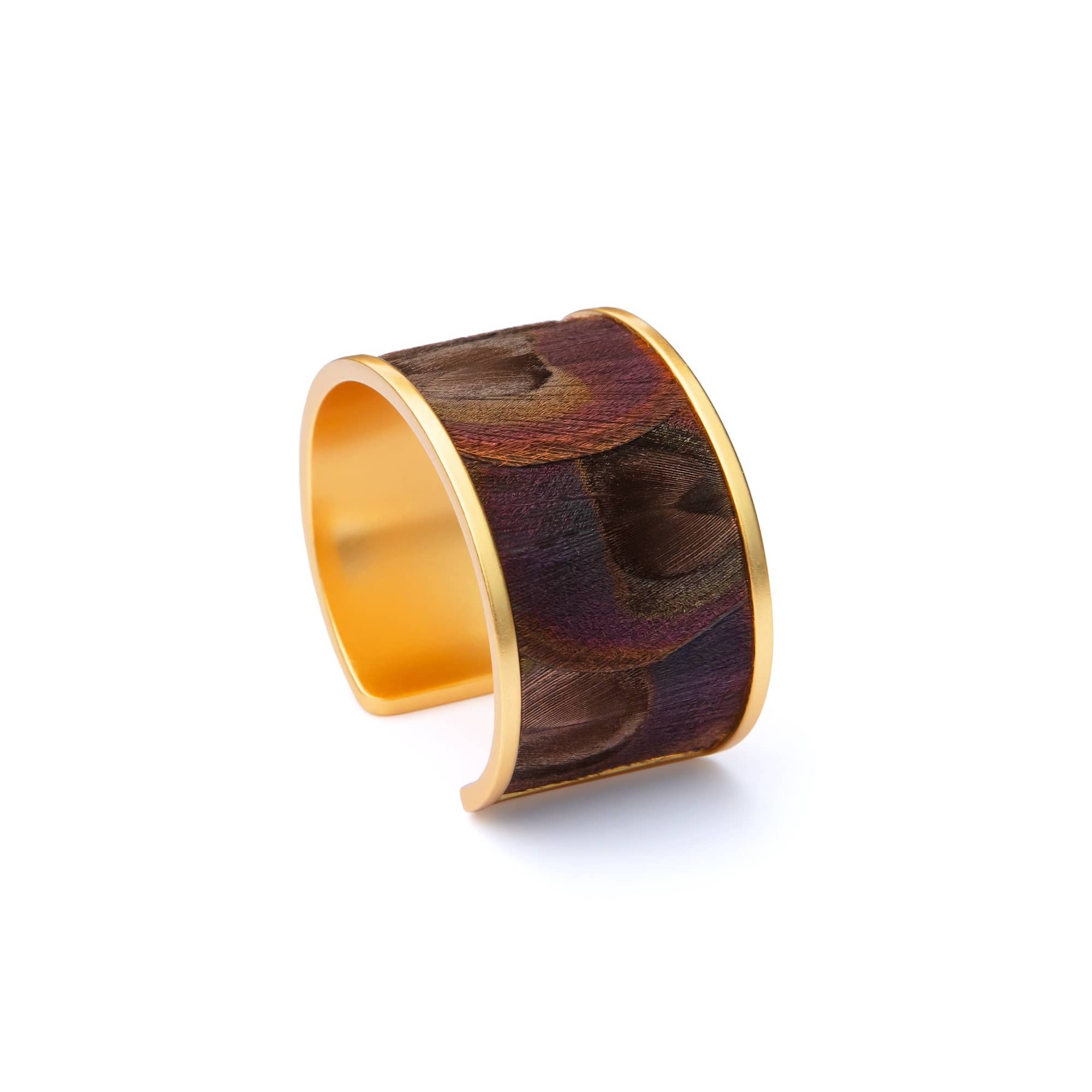 Brackish wide cuff white background photography